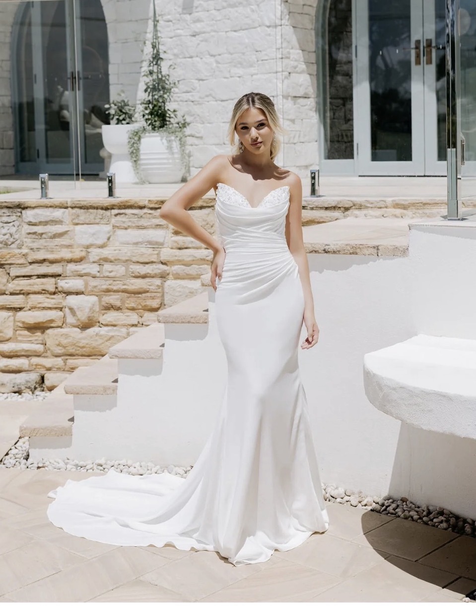 Ari wedding dress detail