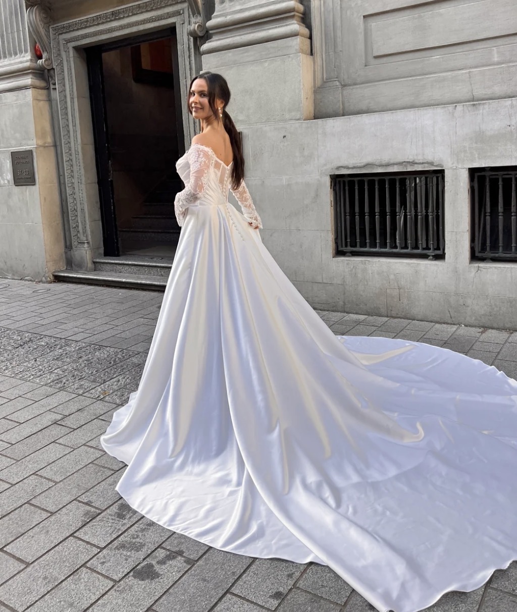 Jasmine wedding dress detail