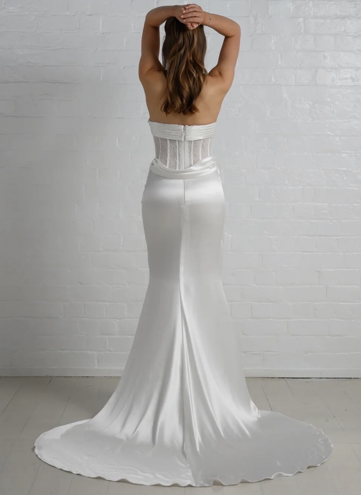Sirene wedding dress detail