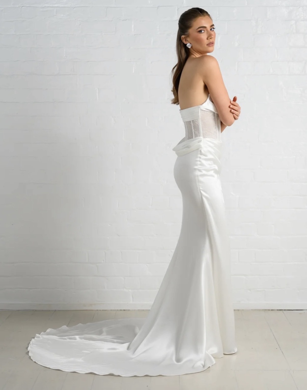 Sirene wedding dress detail